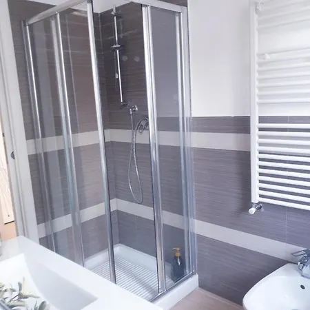 Michelangelo Con Parcheggio Gratuito In Loco E Self Check In * Cormano